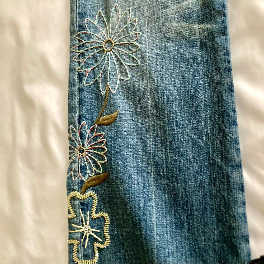Sale🌼 Vintage Z. Cavaricci embroidered beaded floral boot-cut jeans pre-loved